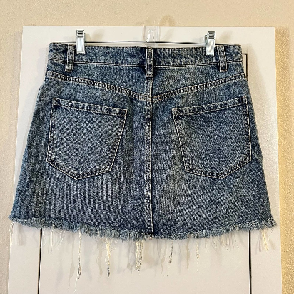 We The Free Womens Denim Frayed Hem Mini Skirt Size 28 - Picture 3 of 6